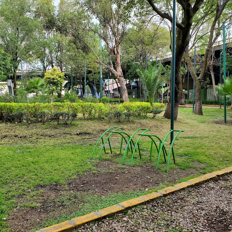 Parque Tacuba (bajo el puente)